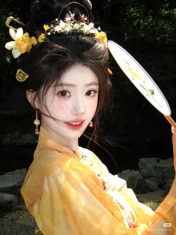 Cứu Mạng! Ta Nghe Thấy Tiếng Lòng Drama Của Hoàng Thượng